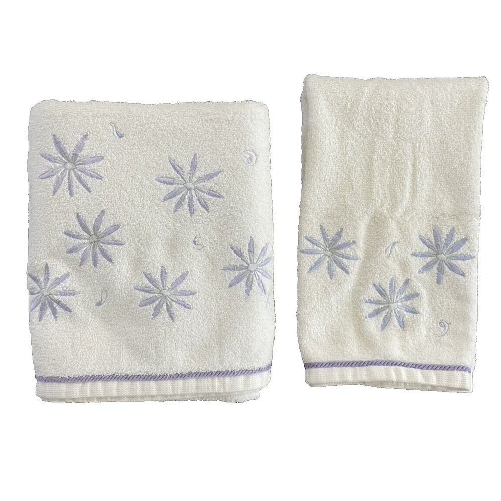 Vtg Penneys Home Collection White w/Embroidered Purple Flowers Hand/ Bath Towels